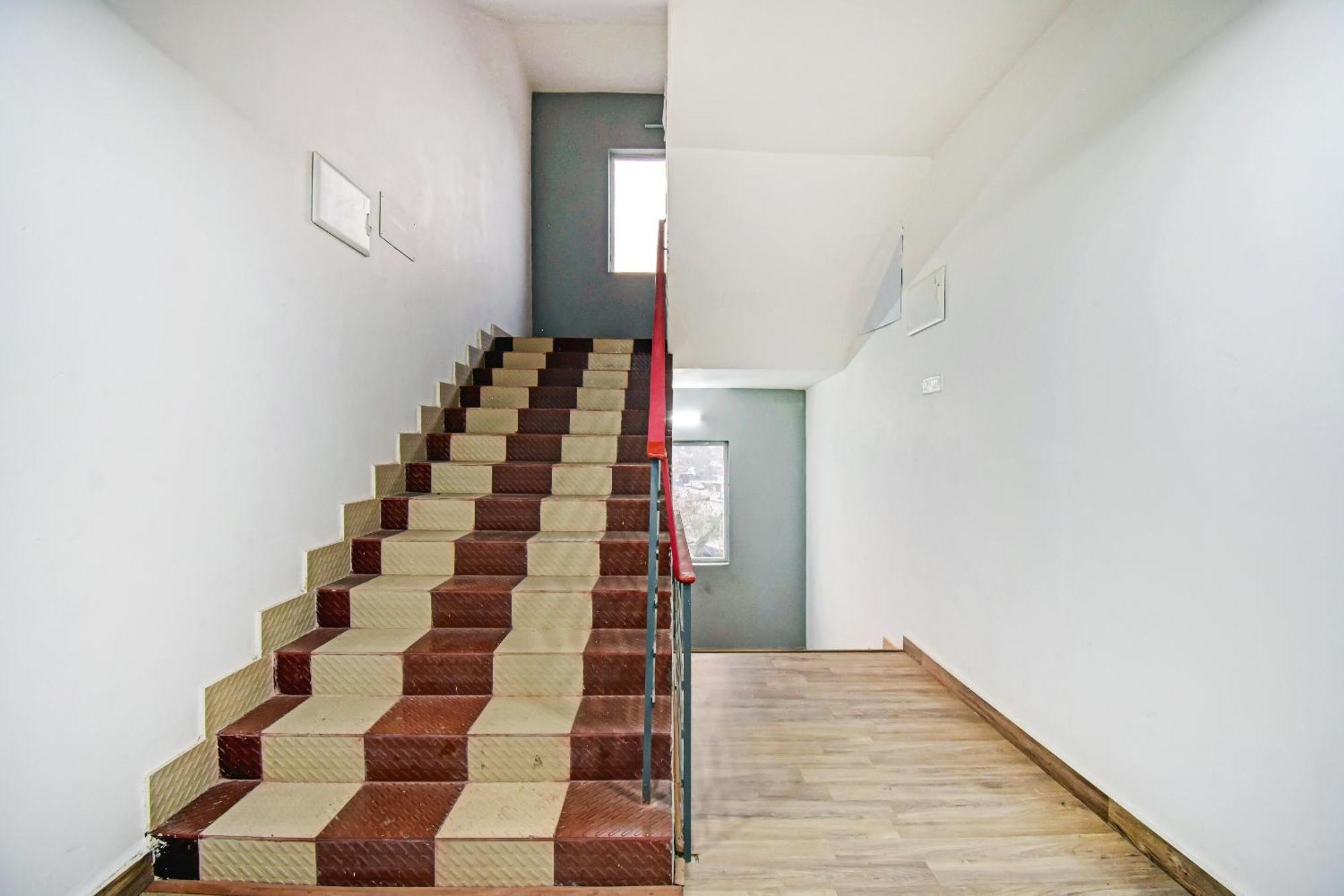 מלון Garui Super Townhouse The Royal Retreat מראה חיצוני תמונה